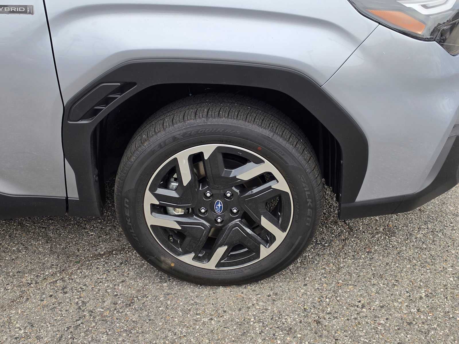 2026 Subaru FORESTER Premium Hybrid