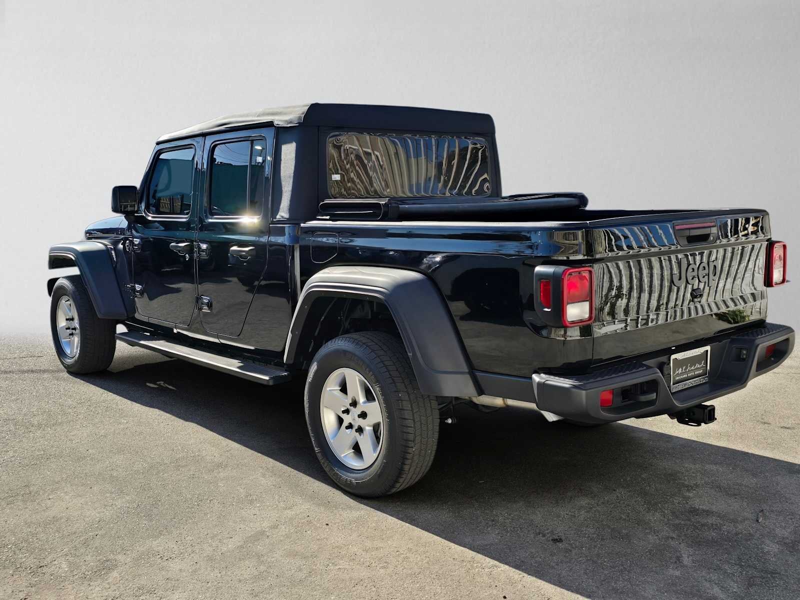 2023 Jeep Gladiator Sport