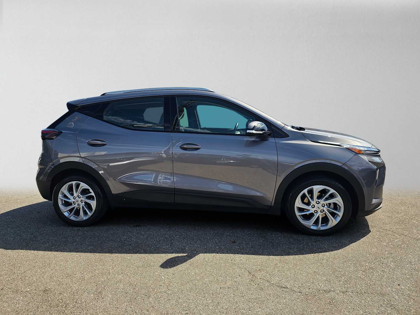 Used 2023 Chevrolet Bolt EUV LT with VIN 1G1FY6S04P4107812 for sale in Santa Monica, CA