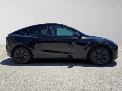 2025 Tesla Model Y Long Range