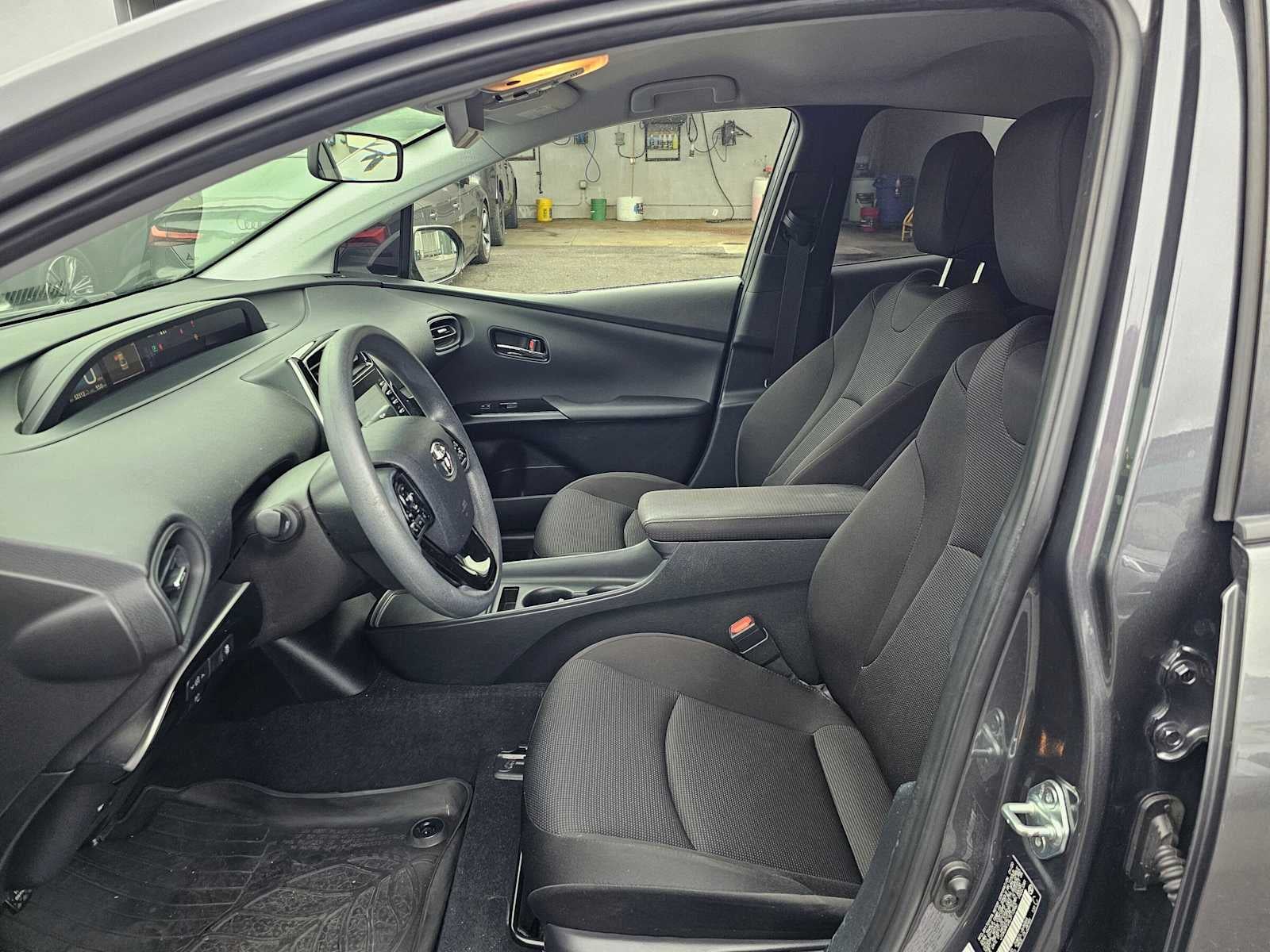 2020 Toyota Prius L Eco