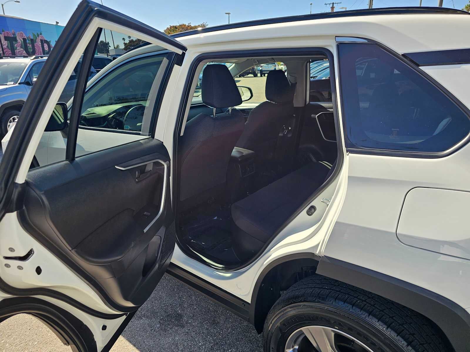 2023 Toyota RAV4 Hybrid LE