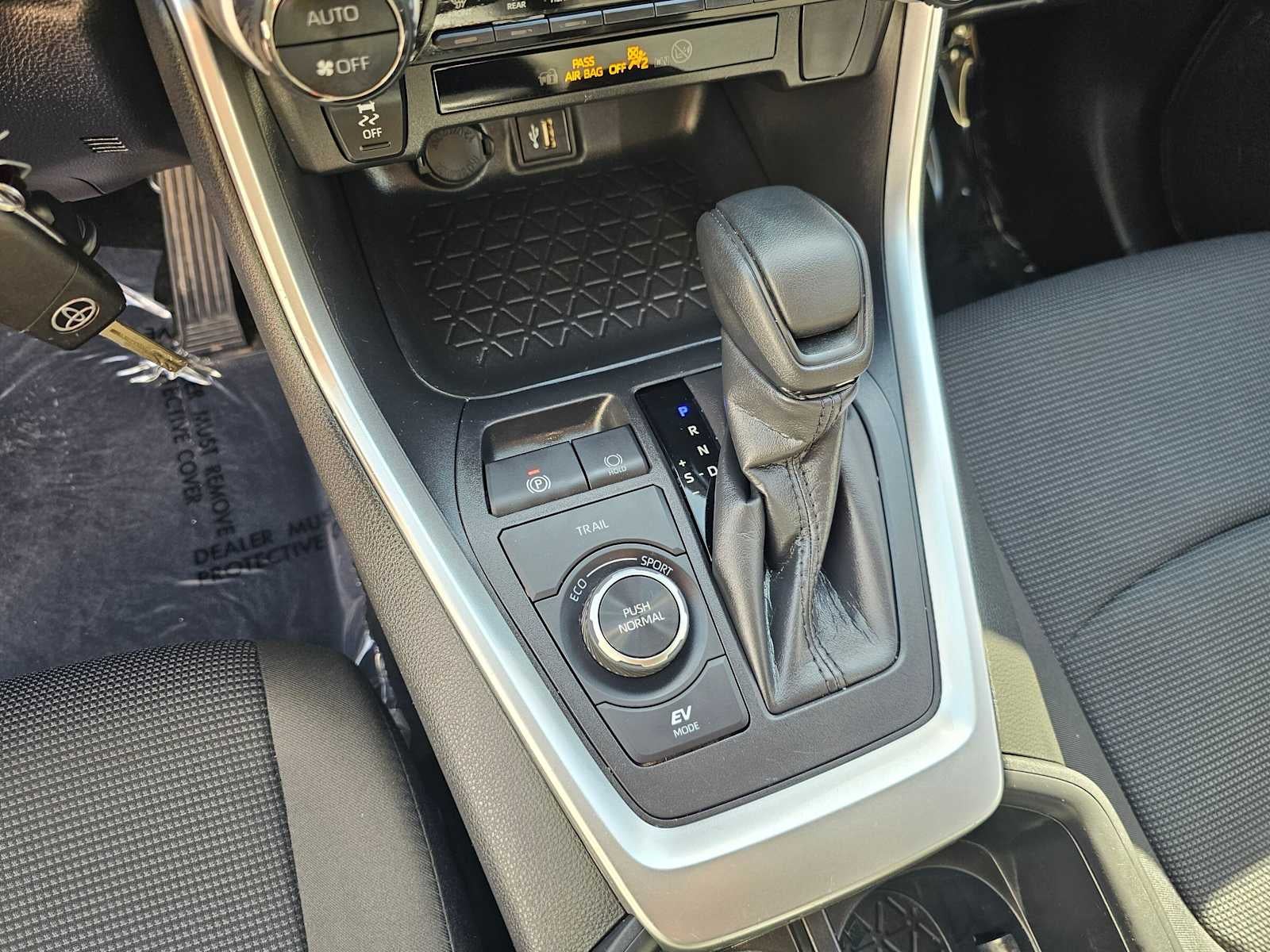 2023 Toyota RAV4 Hybrid LE