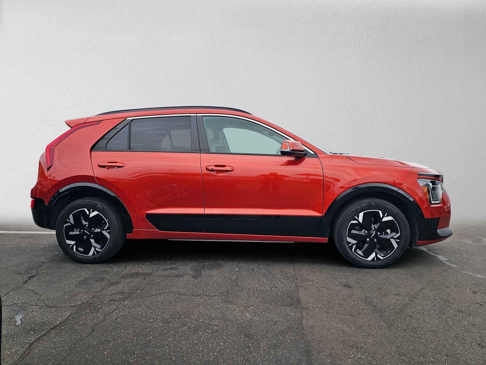 Used 2023 Kia Niro Wind with VIN KNDCR3L18P5038548 for sale in Santa Monica, CA