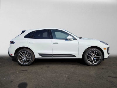 2026 Porsche Macan AWD