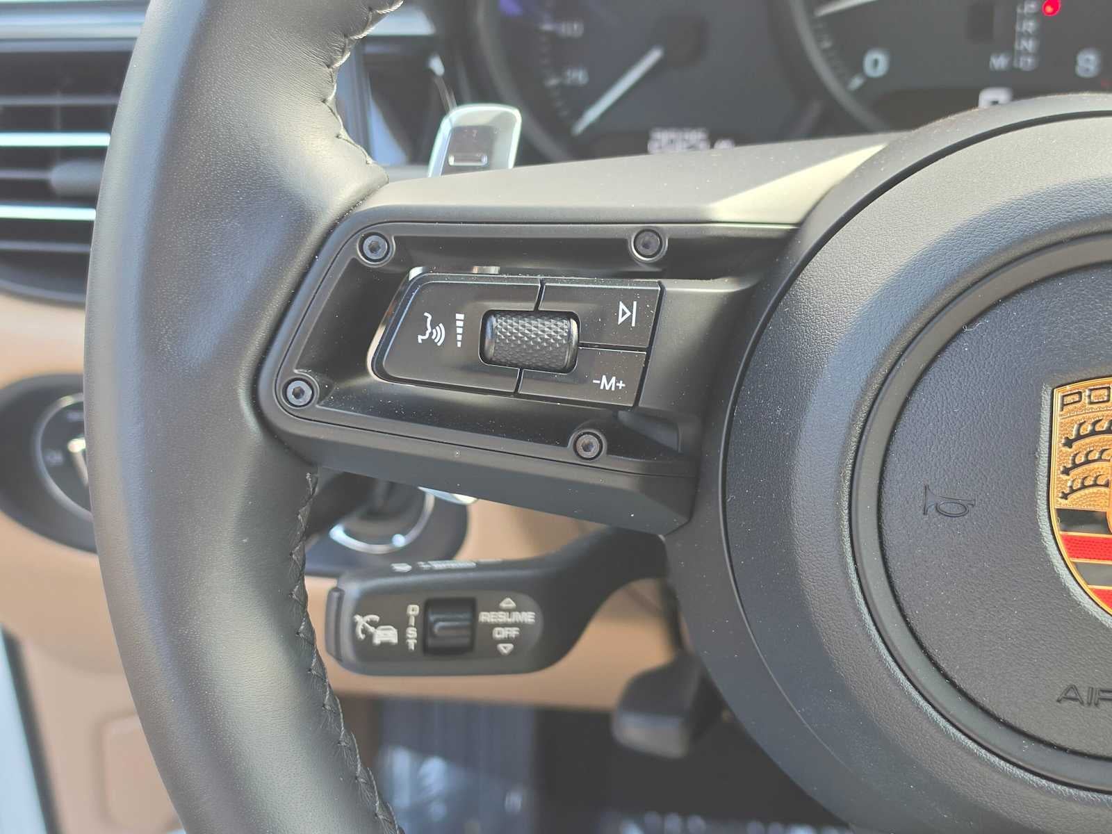 2026 Porsche Macan AWD